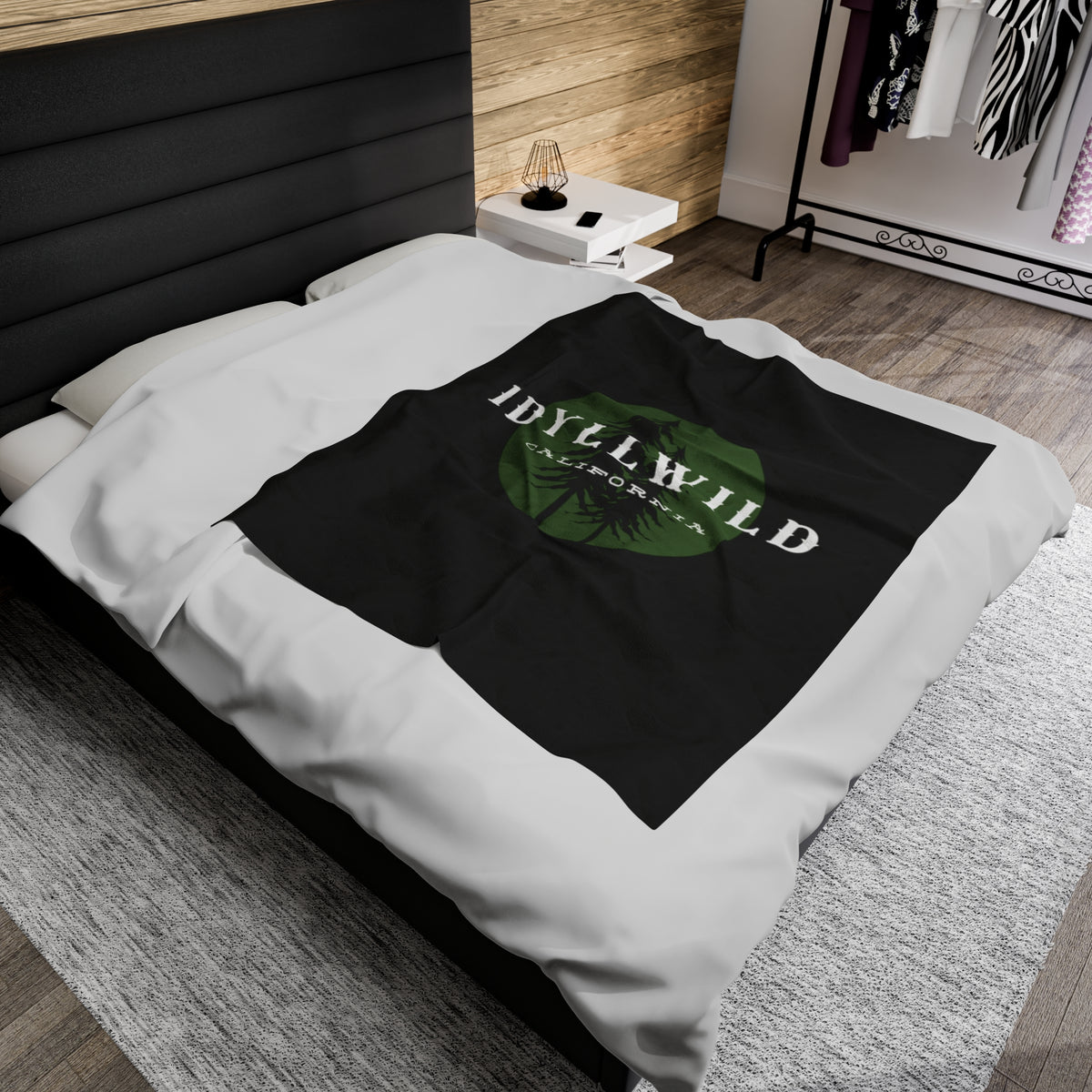 Velveteen Plush Blanket Idyllwild Green Pine Badge Black