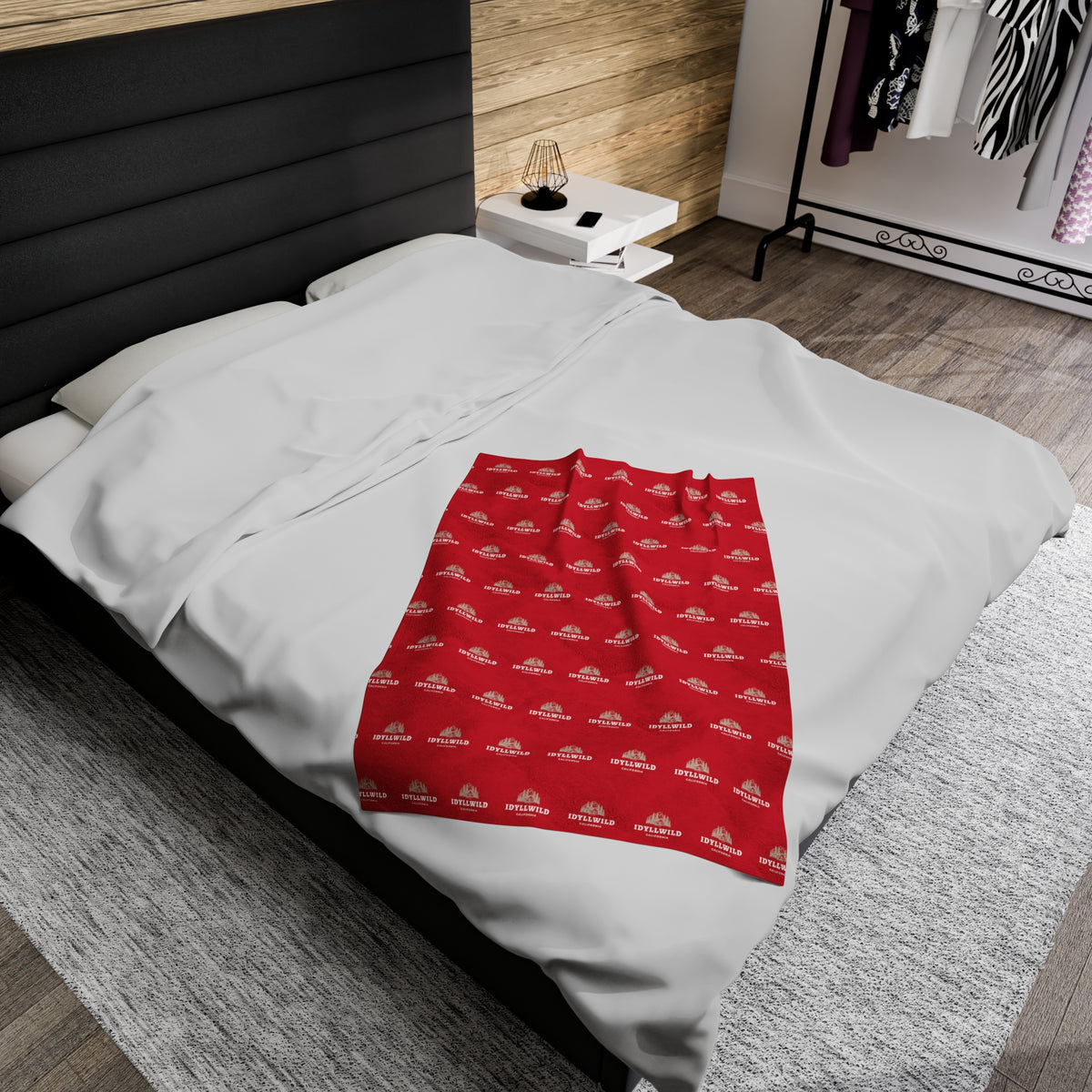 Velveteen Plush Blanket Idyllwild Cabin Badge Pattern Red
