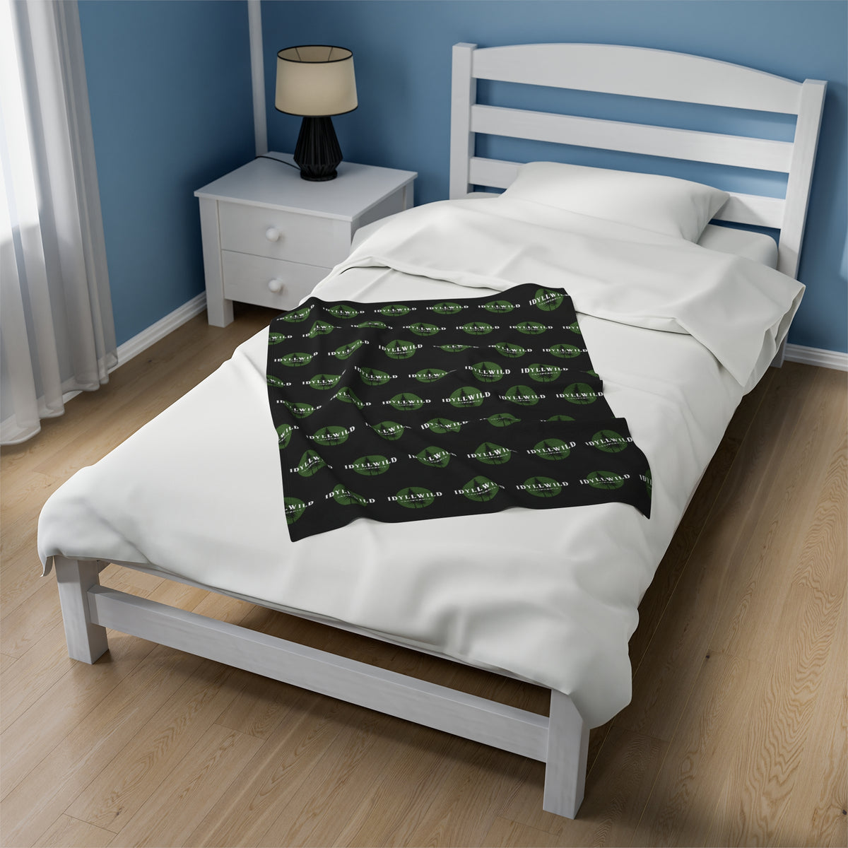 Velveteen Plush Blanket Idyllwild Gredn Pine Badge Pattern Black