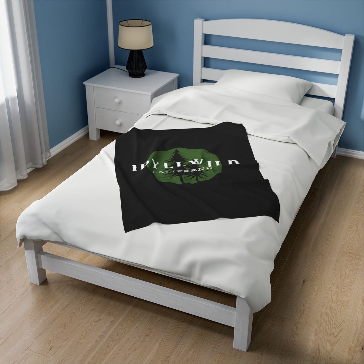 Velveteen Plush Blanket Idyllwild Green Pine Badge Black