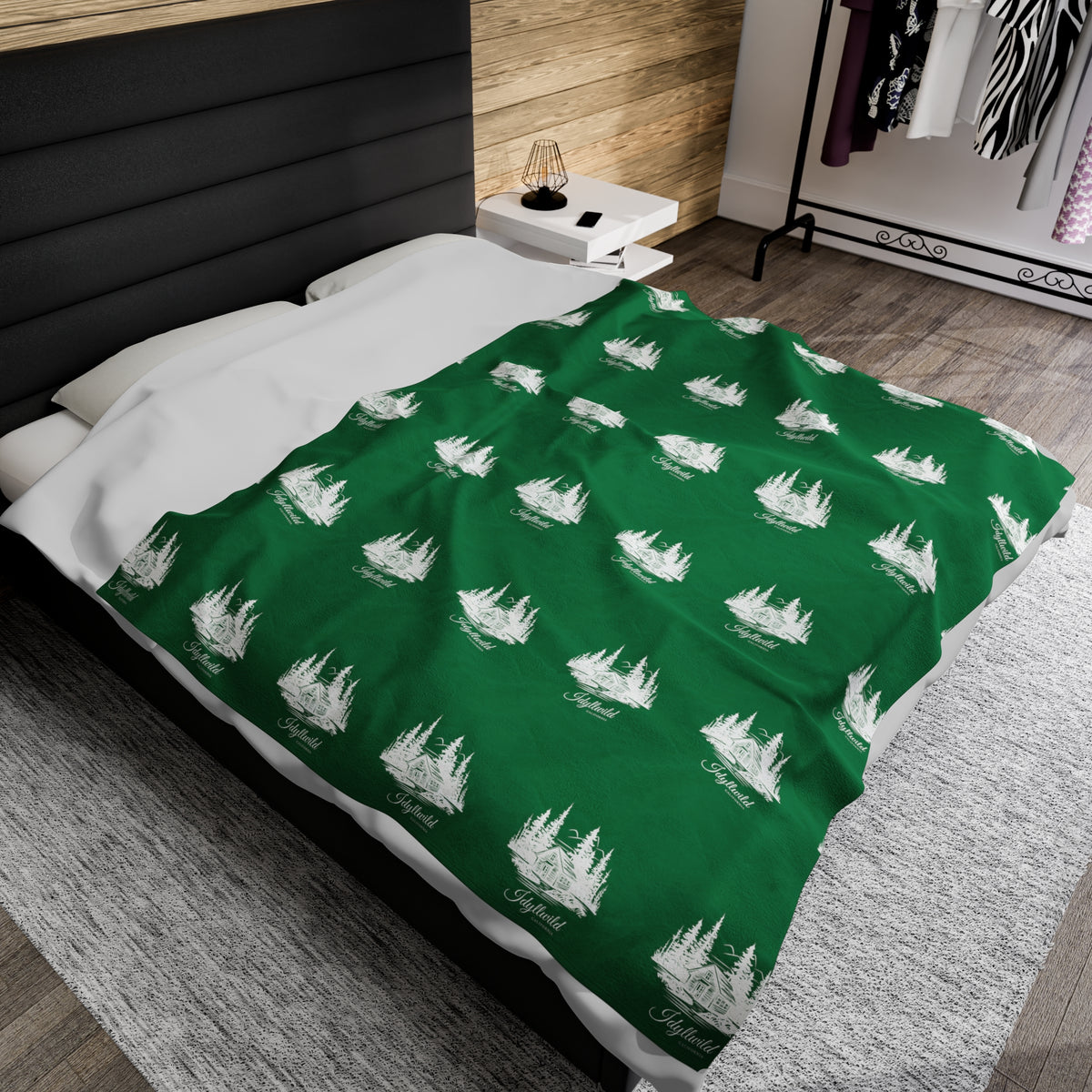 Velveteen Plush Blanket Idyllwild Classy Cabin in the Woods Pattern Green
