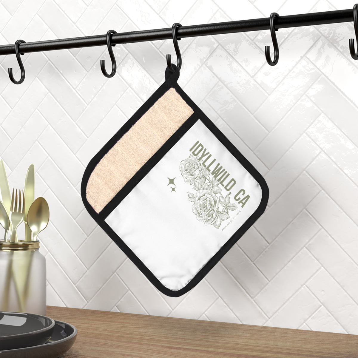 Idyllwild Rose Pot Holder with Pocket