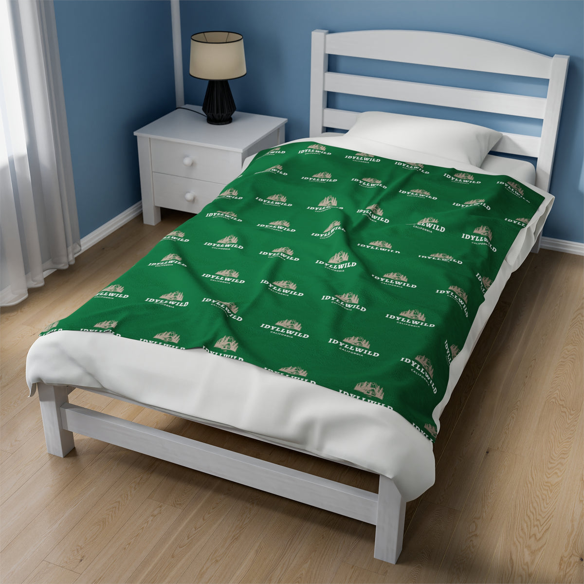 Velveteen Plush Blanket Idyllwild Cabin Badge Pattern Green