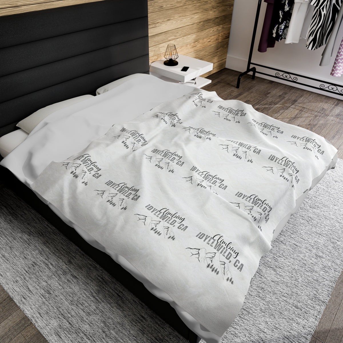 Velveteen Plush Blanket Climbing Idyllwild White Pattern