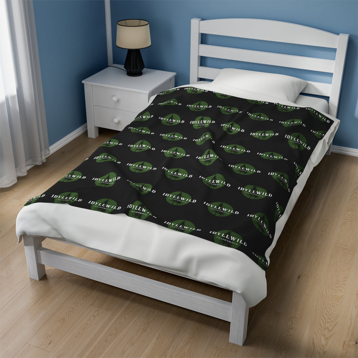 Velveteen Plush Blanket Idyllwild Gredn Pine Badge Pattern Black