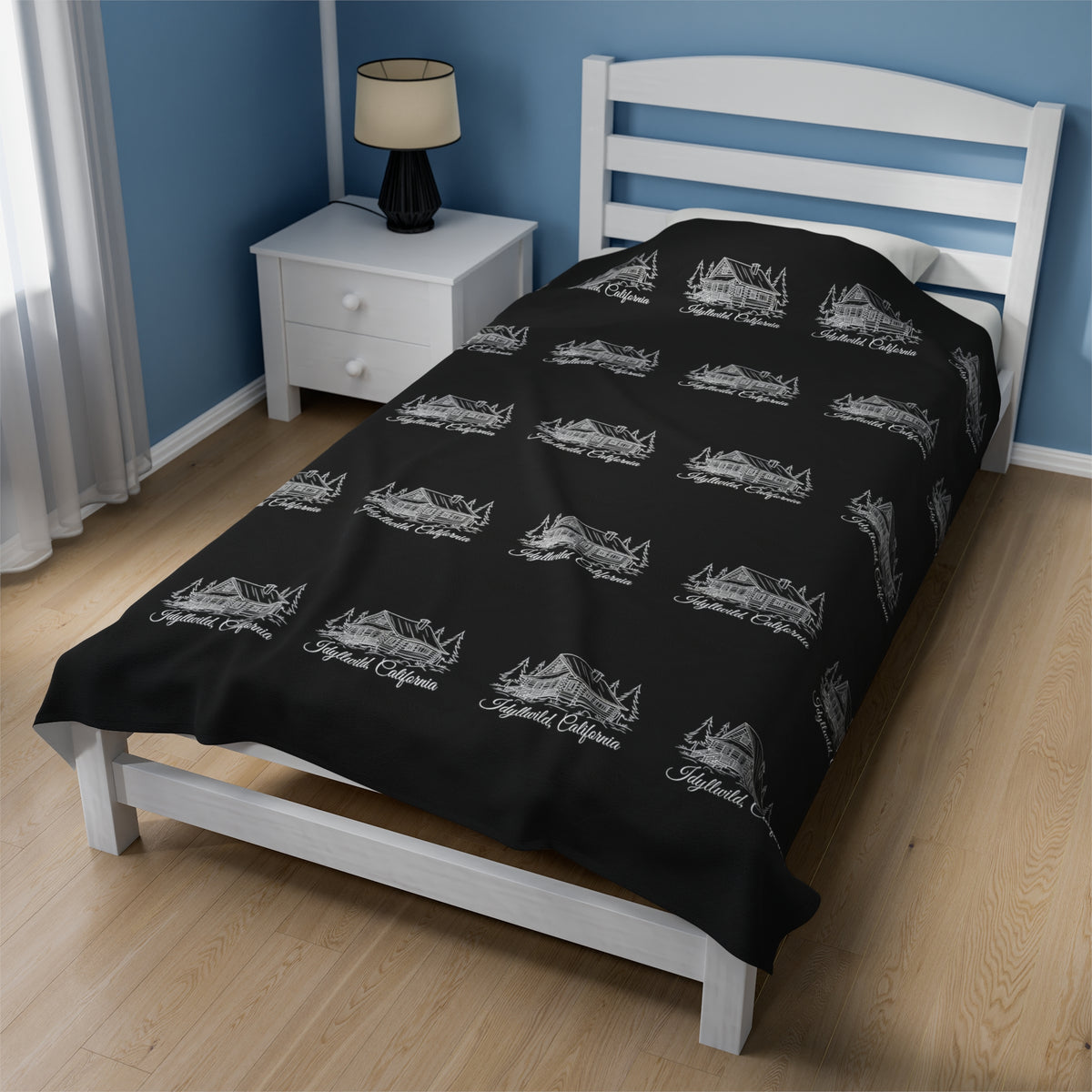 Velveteen Plush Blanket Idyllwild log Cabin Pattern Black