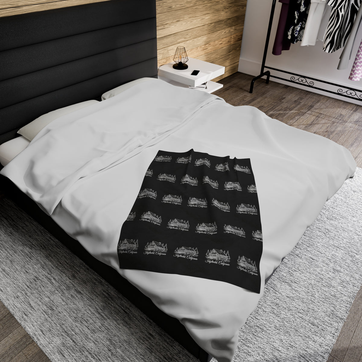 Velveteen Plush Blanket Idyllwild log Cabin Pattern Black