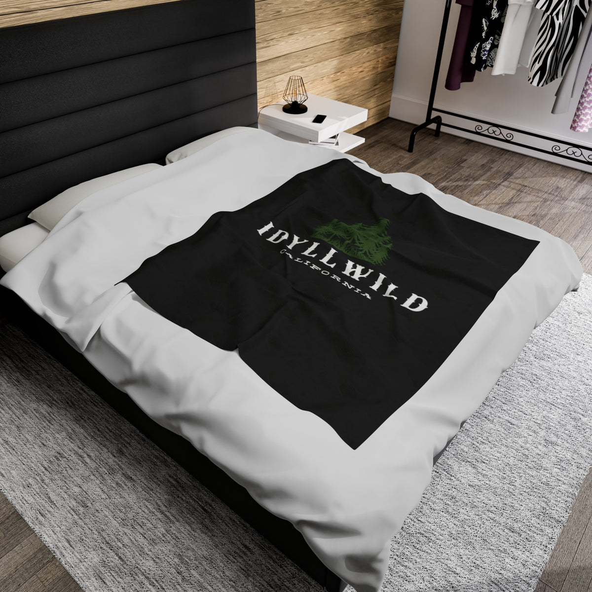 Velveteen Plush Blanket Idyllwild Pine Black