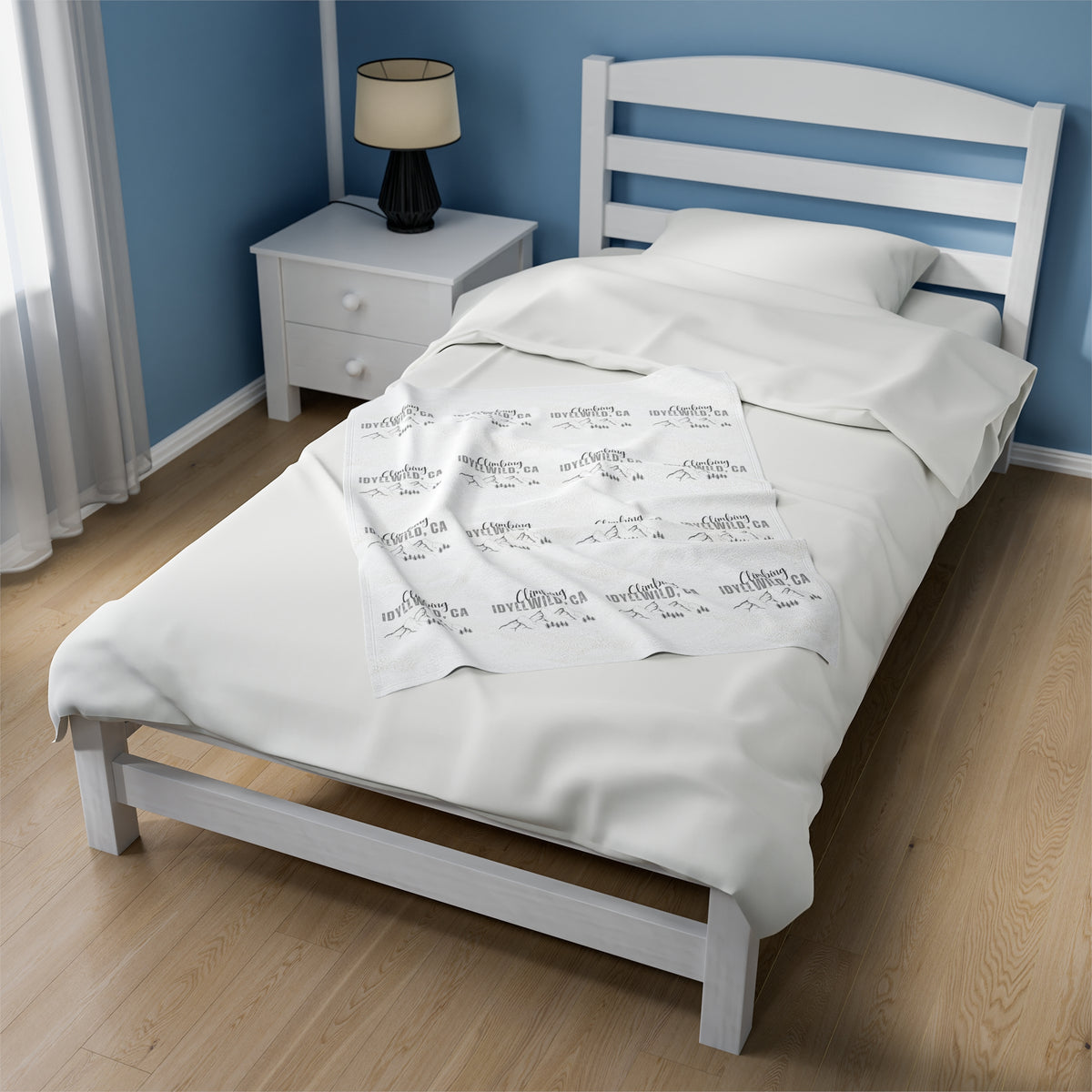 Velveteen Plush Blanket Climbing Idyllwild White Pattern
